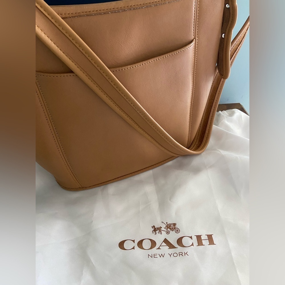 COACH Vintage Slim Duffle Sac Camel Tan STUNNING ORIGINAL CONDITION 9816 - Picture 2 of 12